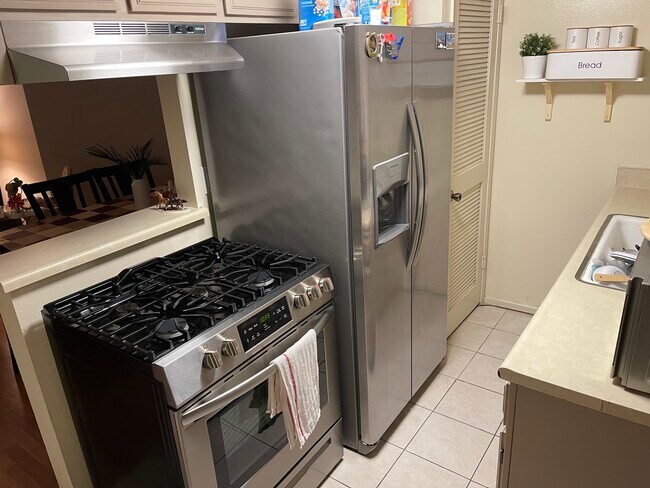 Foto del edificio - 231 N Isabel St