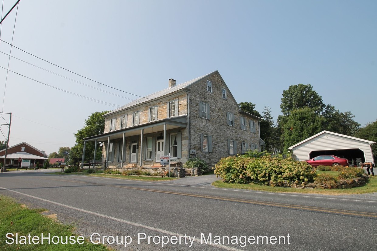 Primary Photo - 13-15 S Millbach Rd