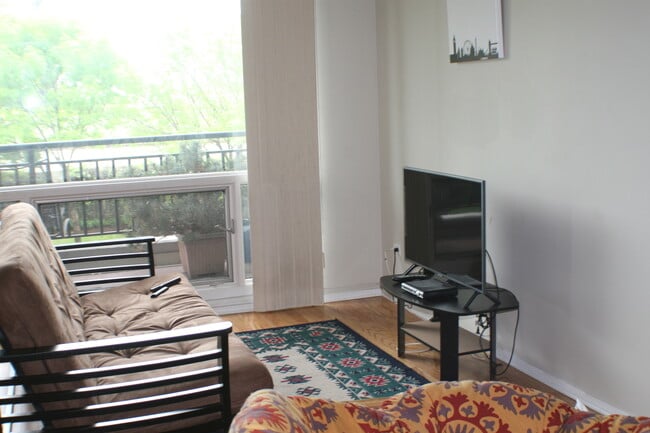 Building Photo - 61 W 15th St