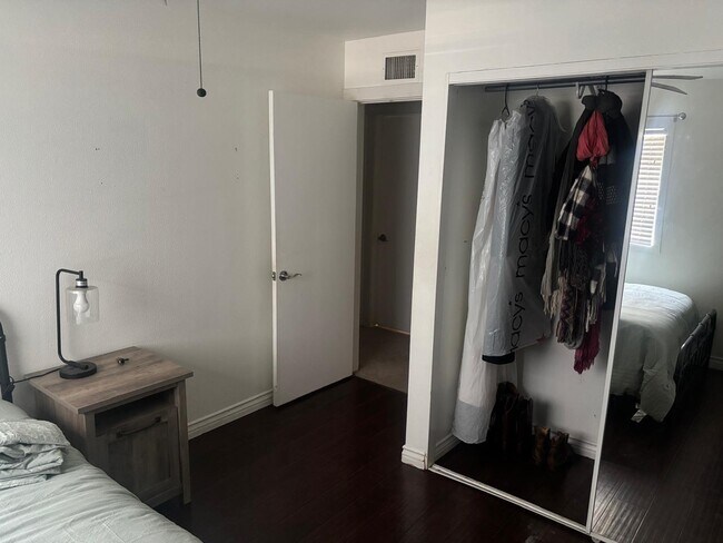 Foto del edificio - 28052 Deep Creek Dr