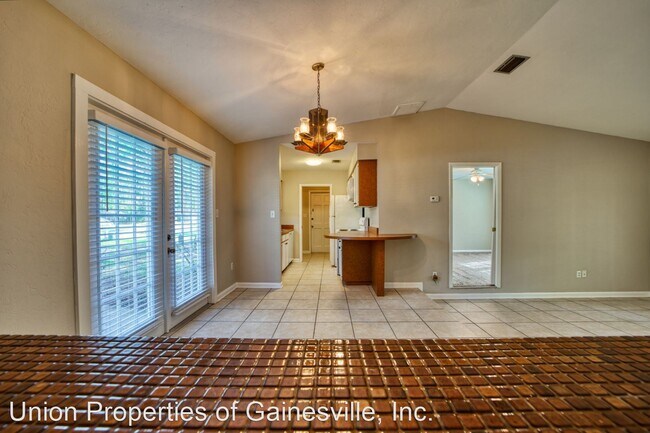 Foto del edificio - 2 br, 1 bath House - 2447 NW 54th Blvd