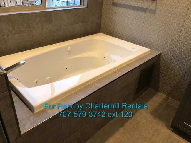 Foto del edificio - Beautiful, brand new, Fountaingrove home in convenient location near Keysight, Medtronic, Fountai...