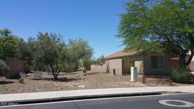 Building Photo - 12775 W Milton Dr