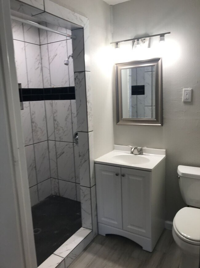 Foto del edificio - REMODELED 2022  |  SINGLE STORY HOME  |  3...