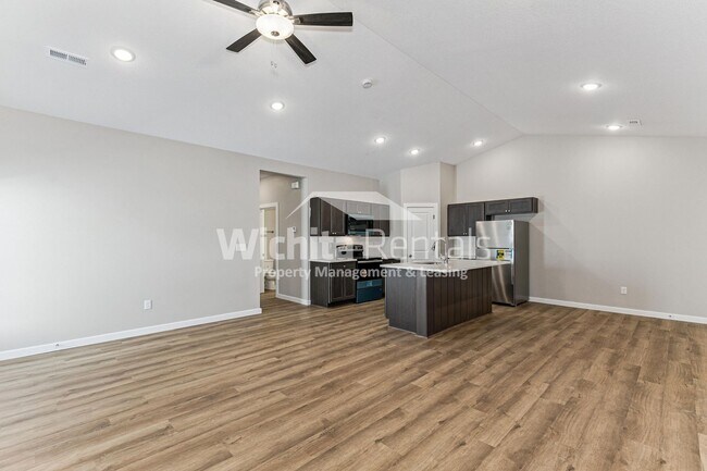 Building Photo - 622 Briarbrook