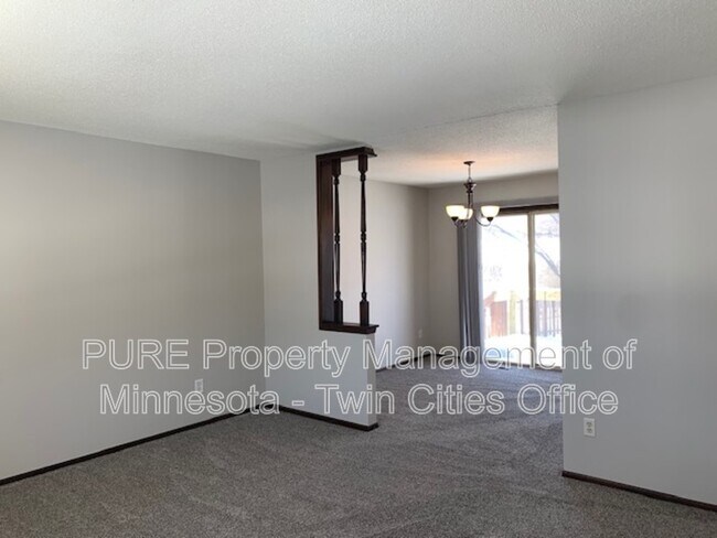 Foto del edificio - 6965 Kirkwood Ln N
