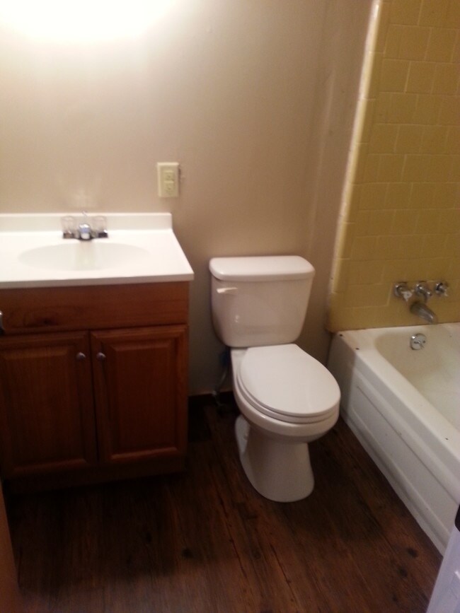 Baño - Elizabeth Carper Real Estate Apartments