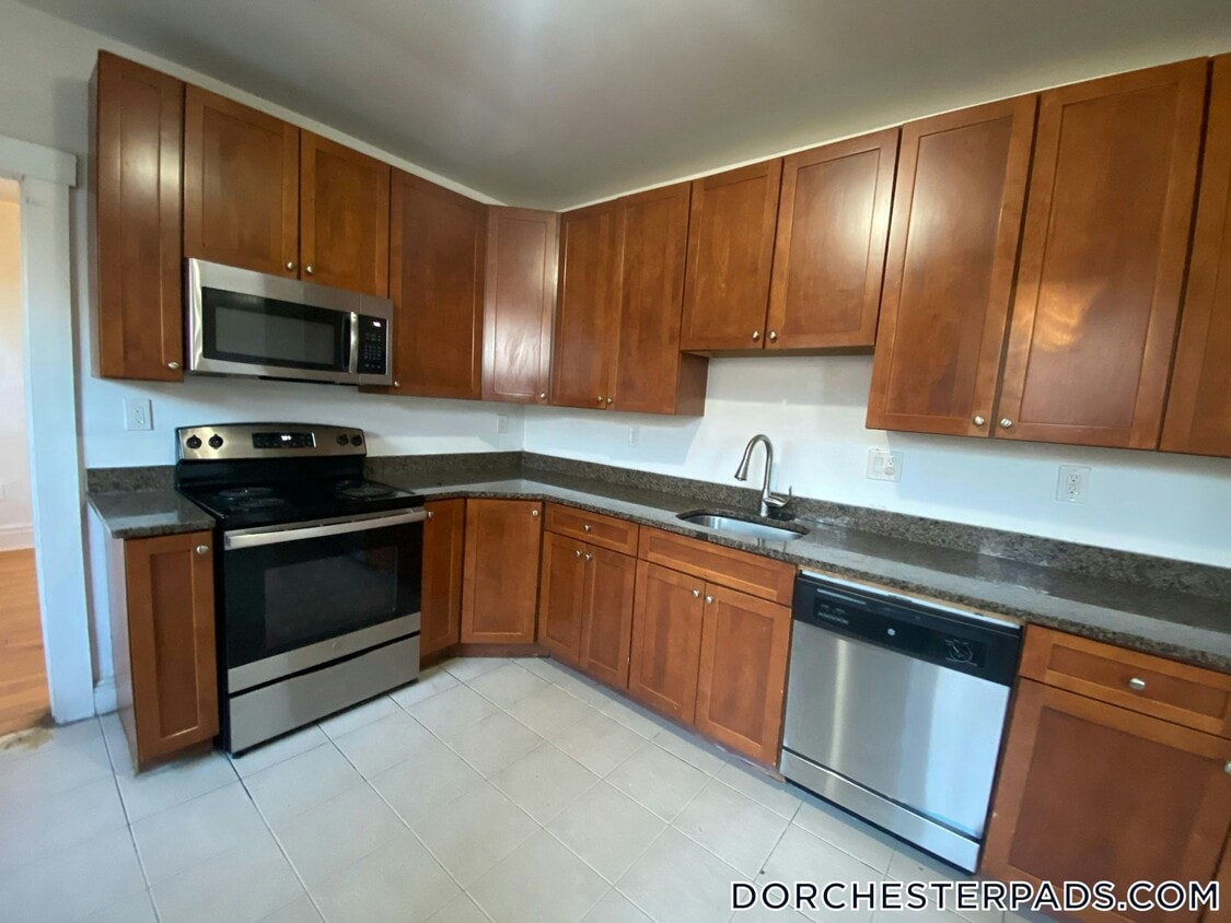 Primary Photo - 26 Schuyler St