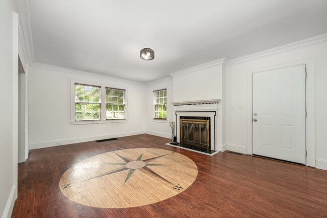 Building Photo - 2035 Chesterfield Ave