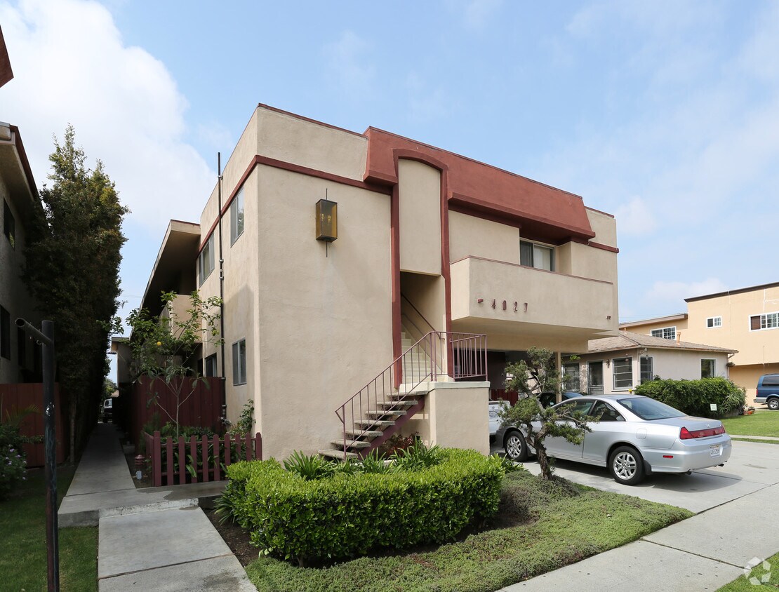 Building Photo - 4027 Mclaughlin Ave