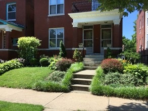 Front of home - 3016 Victor St