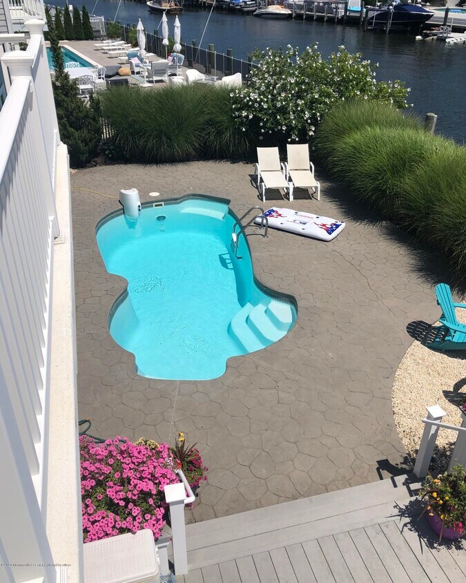 Foto principal - 256 Curtis Point Dr