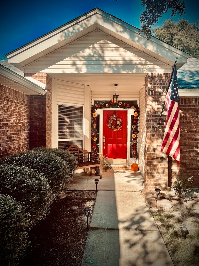 Building Photo - 4553 Castlewood Ln