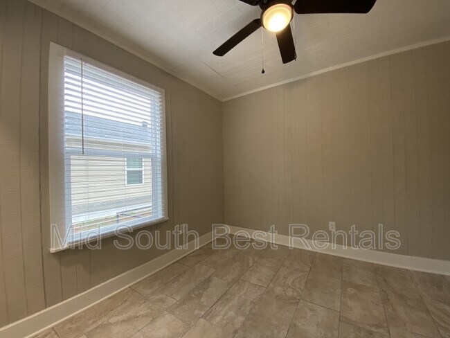Foto del edificio - 8217 1st St