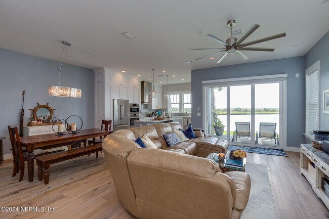 Foto del edificio - 2460 Beach Blvd
