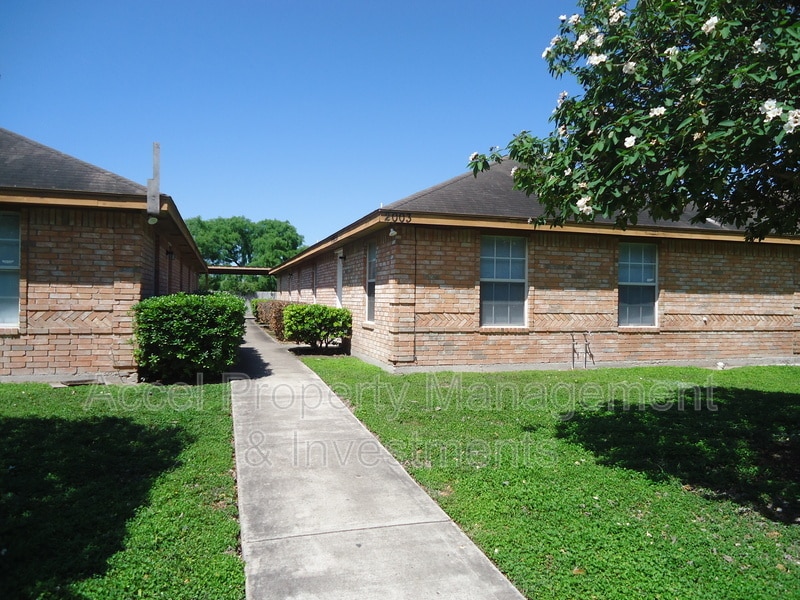 Primary Photo - 2003 Villa Linda Ave