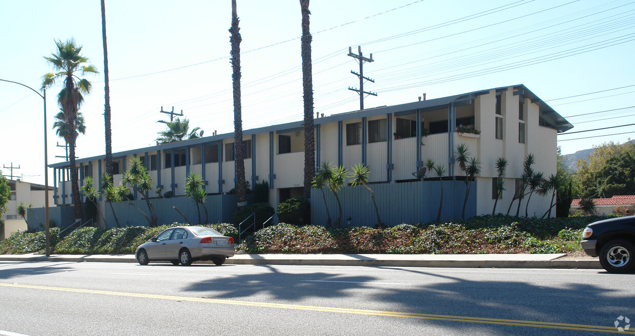 Building Photo - 2525 Verdugo Rd