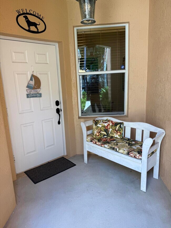 Foto del edificio - 227 Coral Trace Ln
