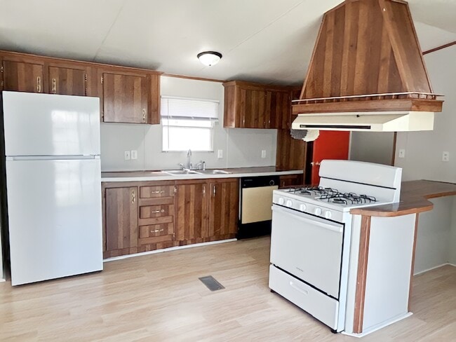 Building Photo - Centralia Estates