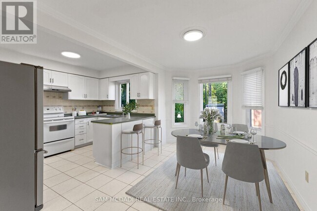 Building Photo - 459 Glenashton Dr