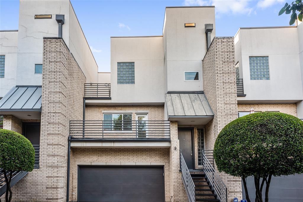 Foto principal - 3925 Gilbert Ave