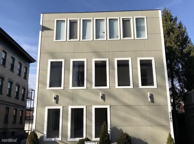 Building Photo - 5747 Holden St
