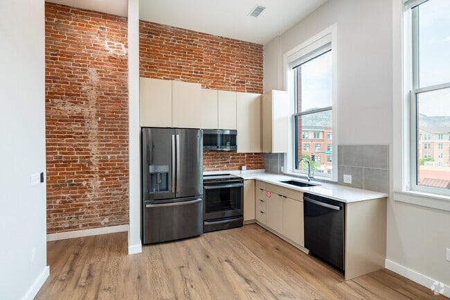 2BR, 1BA - 576SF - The Hitching Post Loft - Kitchen - The Avenue Lofts Golden
