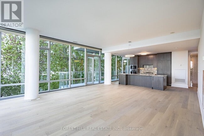 Building Photo - 39 Queens Quay E
