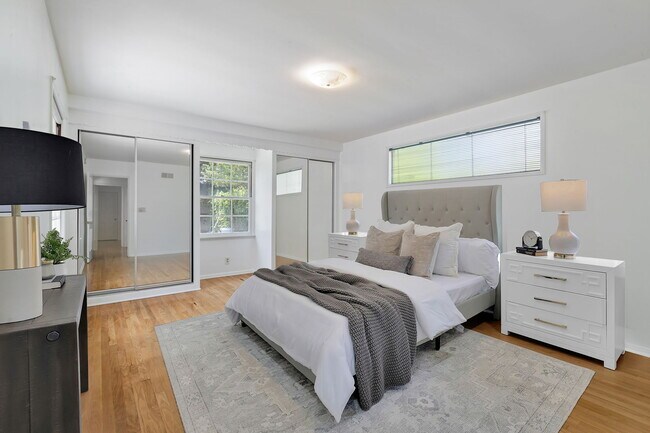 Building Photo - 441 Marguerita Ave