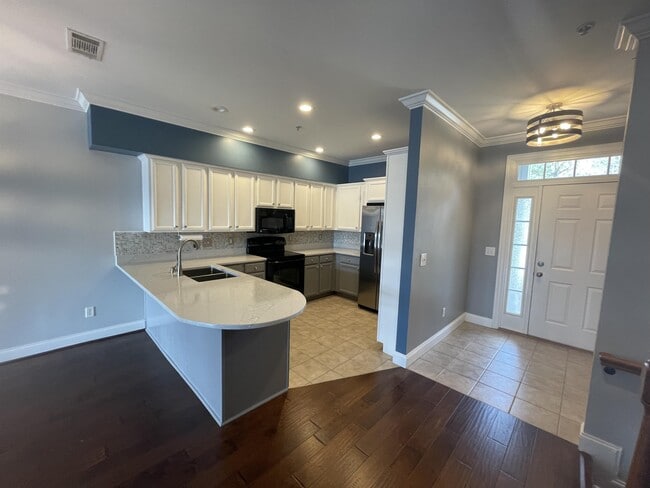 Building Photo - 130 Sandlapper Way