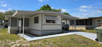 Building Photo - 745 Bottle Brush Ct