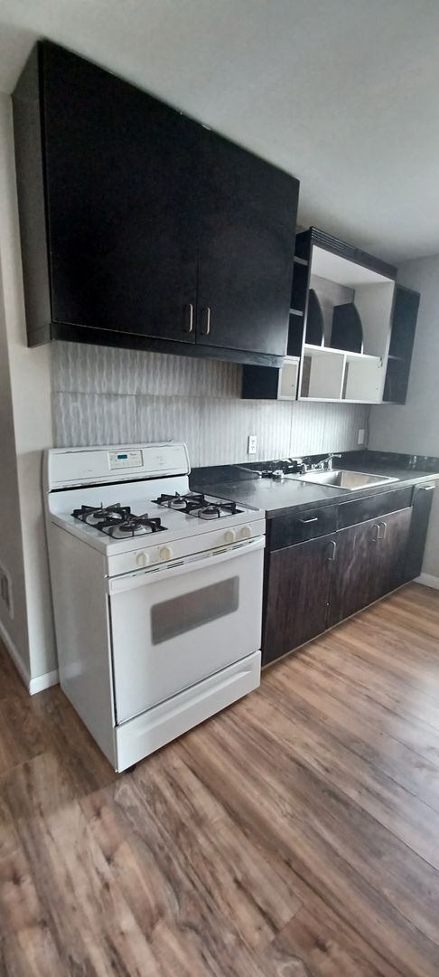 Foto del edificio - Beautiful 1 bed/1 bath apartment, just off...