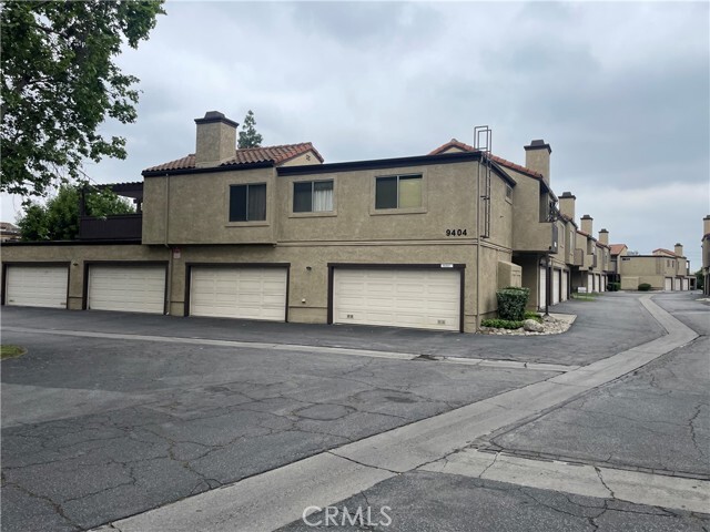 Foto principal - 9404 Roundup Dr
