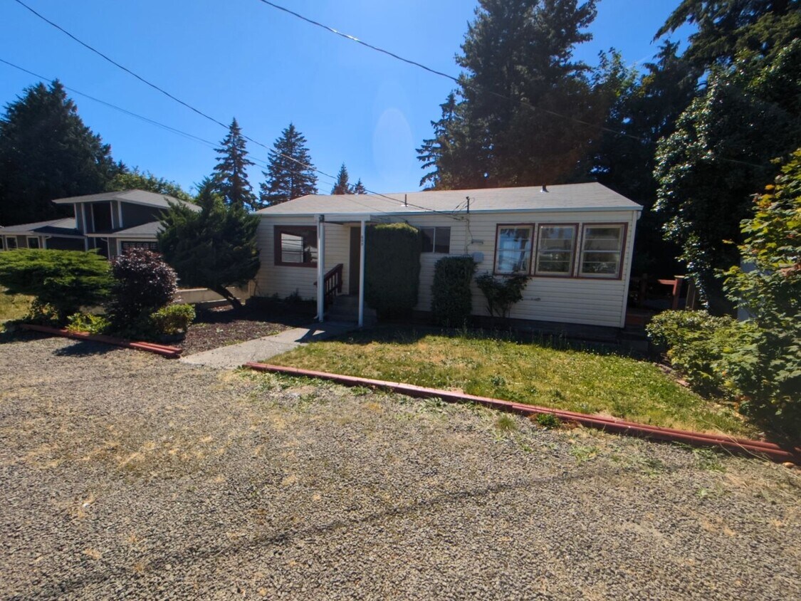 A Quarky Bremerton Original! Tons of Space... - A Quarky Bremerton Original! Tons of Space...