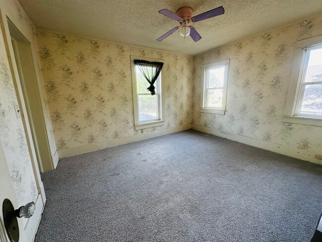 Foto del edificio - 615 NW Arlington Ave