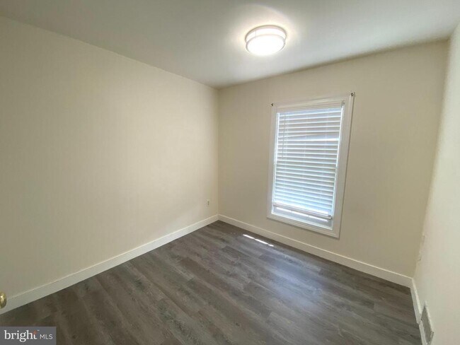Foto del edificio - 6347 Battlement Way