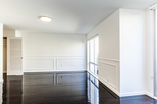 Building Photo - 2635 Fillmore St