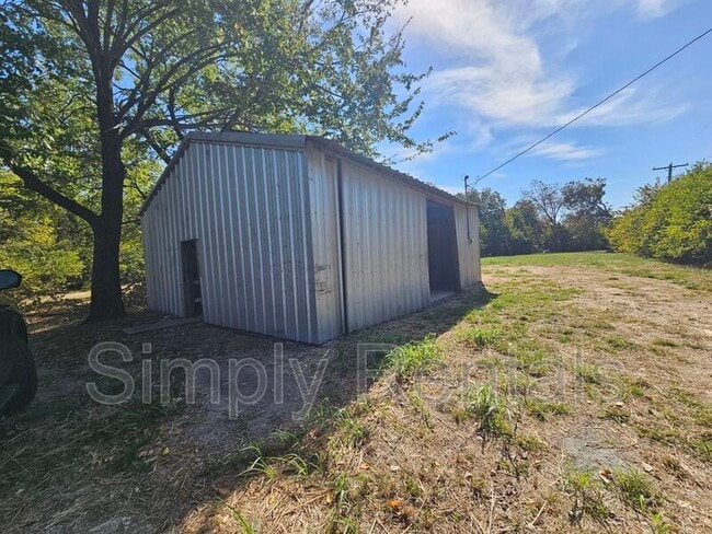 Building Photo - 1107 Esma St