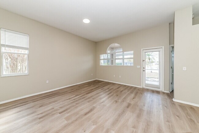 Building Photo - 6210 Blackberry Ln