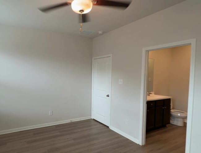 Foto del edificio - 15534 Caramel Spgs Dr