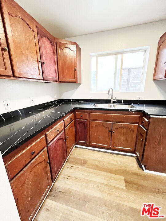 Foto del edificio - 2637 S Manhattan Pl