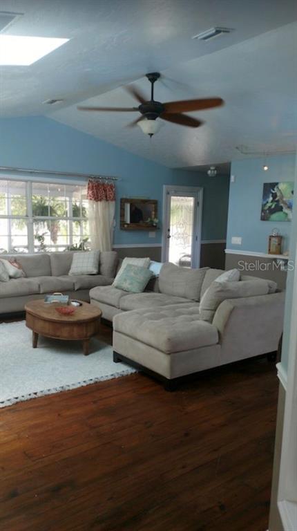 Foto del edificio - 1730 Padre Ln