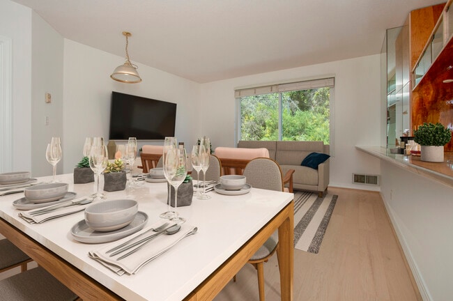 Building Photo - 111 Chestnut St