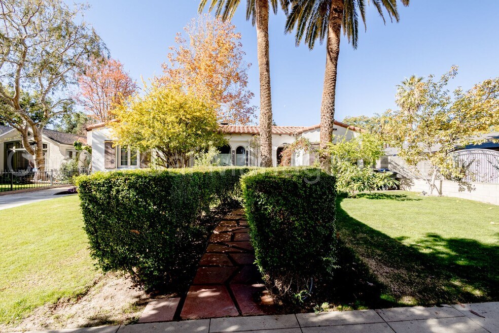 3 Bedroom/2.5 Bath Home with a Mother In Law Unit - $2595 per month!