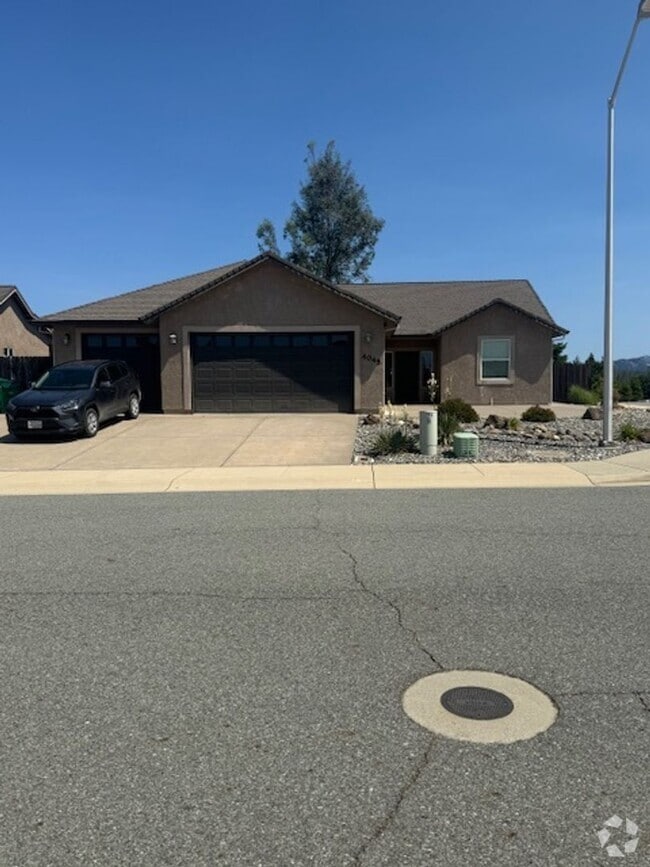 Building Photo - 4045 Pembroke Ln