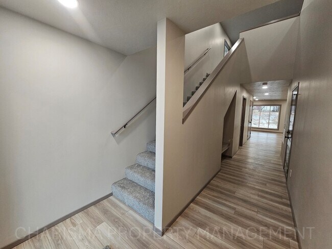 Foto del edificio - 711 Dakota Ave