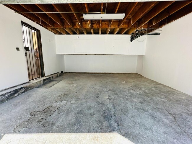 Building Photo - 4040 Palmwood Dr
