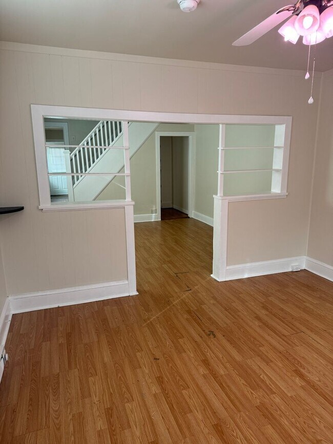 Building Photo - 705 Forest Dr