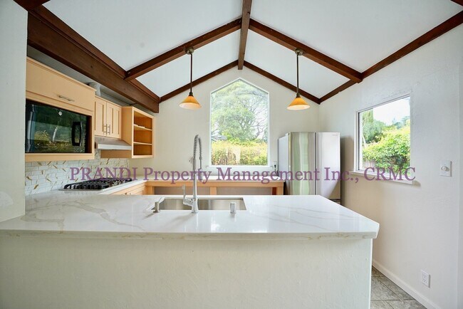 Building Photo - **Application Pending***Renovated Tam Vall...