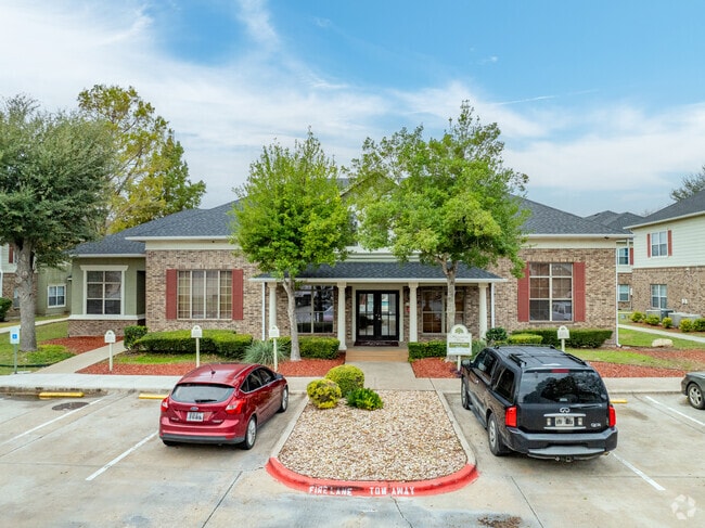 Oficina de arrendamiento - Westchester Woods Apartments